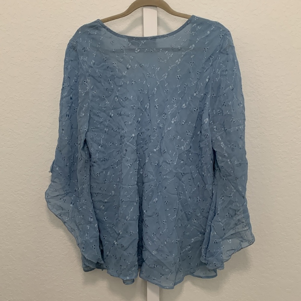 Y2K Nostalgia Blue Eyelet Bell Sleeve Blouse - Picture 7 of 9